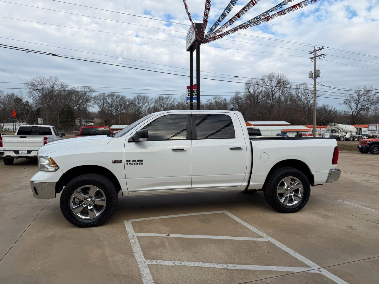 RAM 1500 SLT Crew Cab SWB 4WD 2015