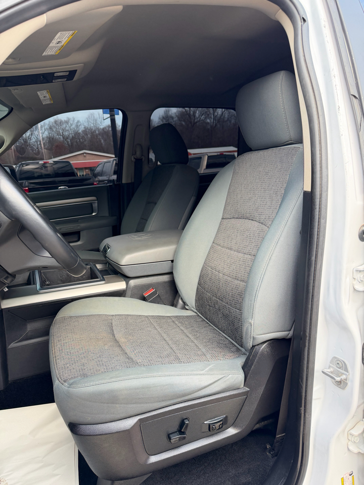 RAM 1500 SLT Crew Cab SWB 4WD 2015