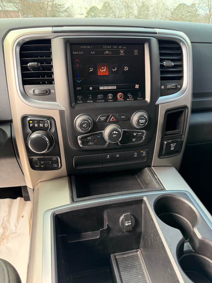 RAM 1500 SLT Crew Cab SWB 4WD 2015