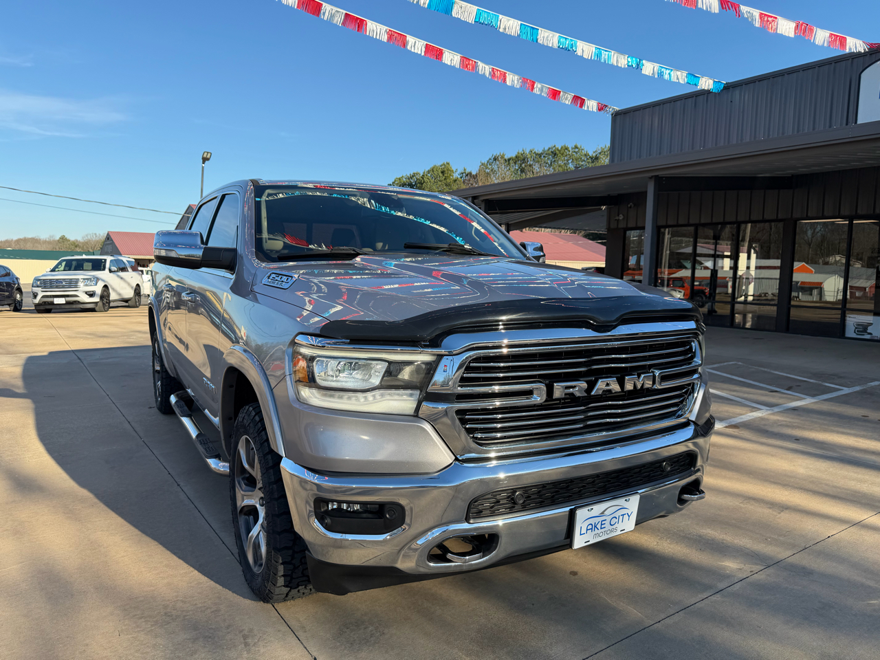 RAM 1500 Laramie Crew Cab SWB 4WD 2020