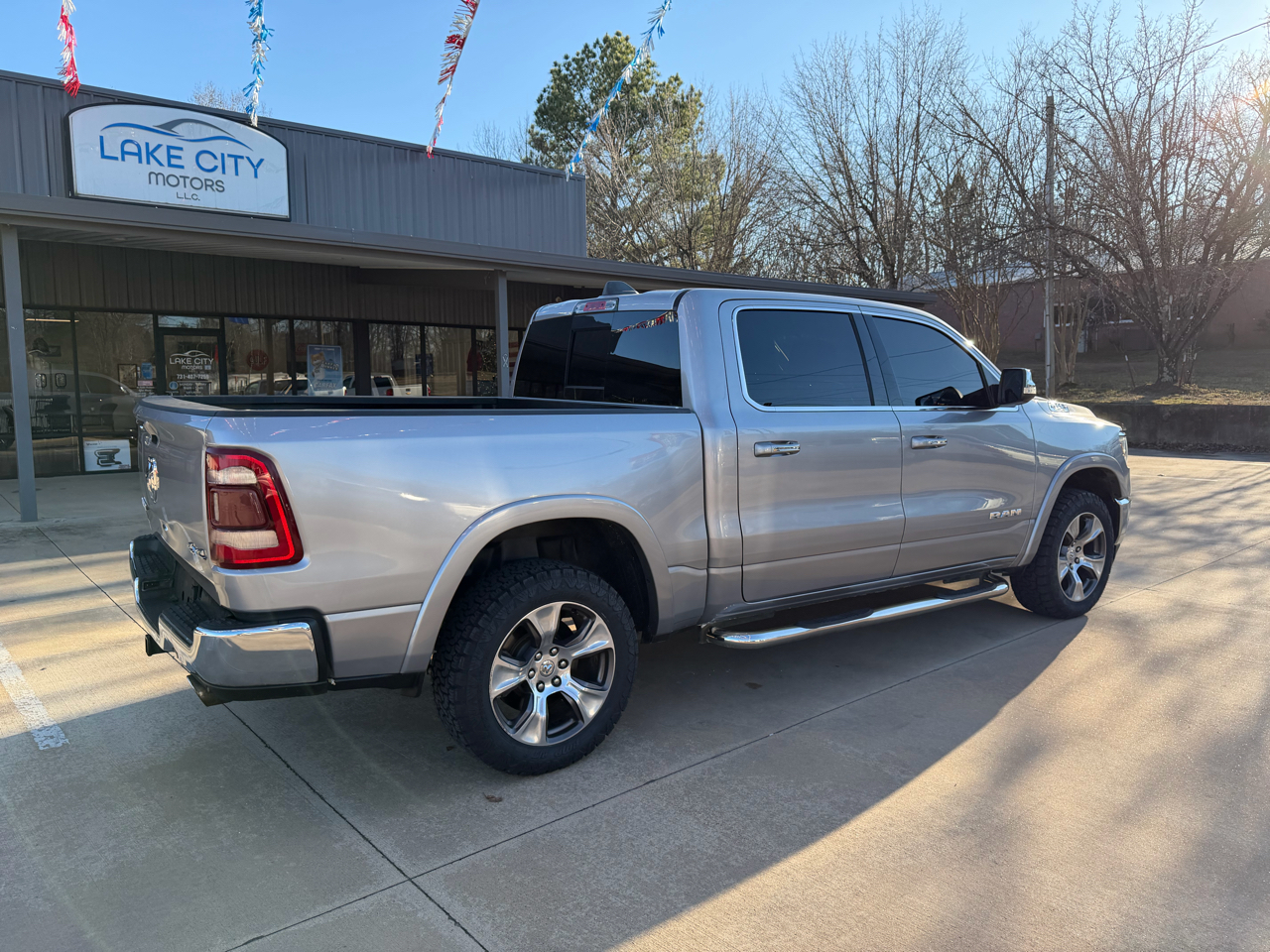 RAM 1500 Laramie Crew Cab SWB 4WD 2020