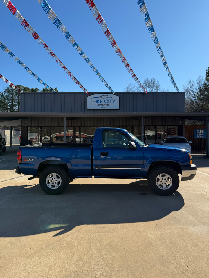Chevrolet Silverado 1500 Short Bed 4WD 2003