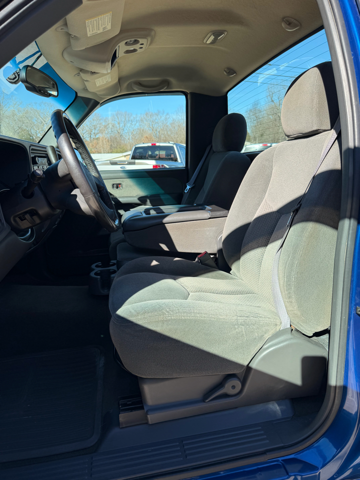 Chevrolet Silverado 1500 Short Bed 4WD 2003