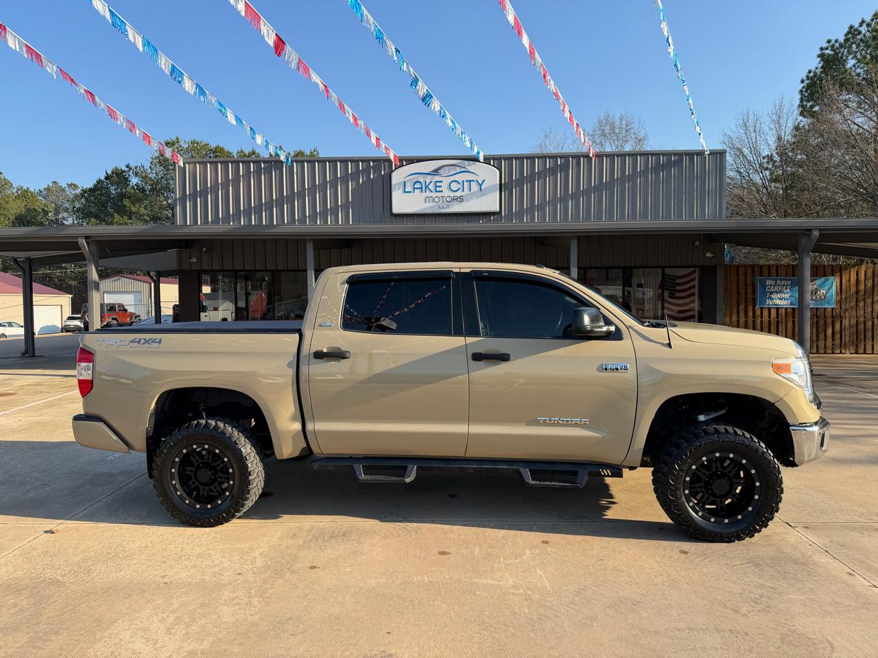 Toyota Tundra SR5 5.7L V8 FFV CrewMax 4WD 2017