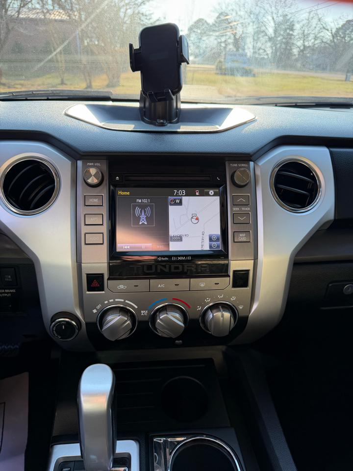 Toyota Tundra SR5 5.7L V8 FFV CrewMax 4WD 2017