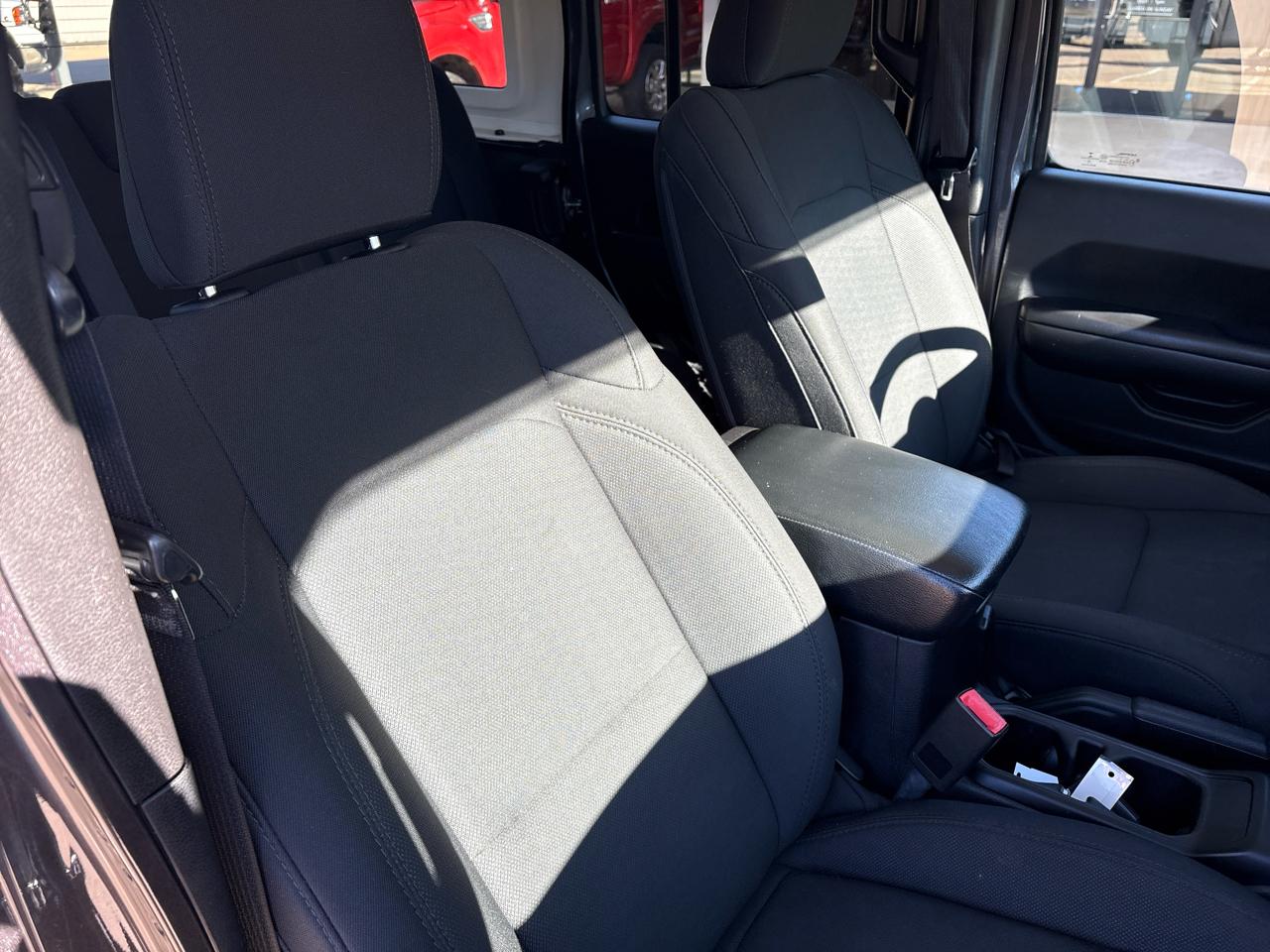 Jeep Wrangler Unlimited Sport S 2018