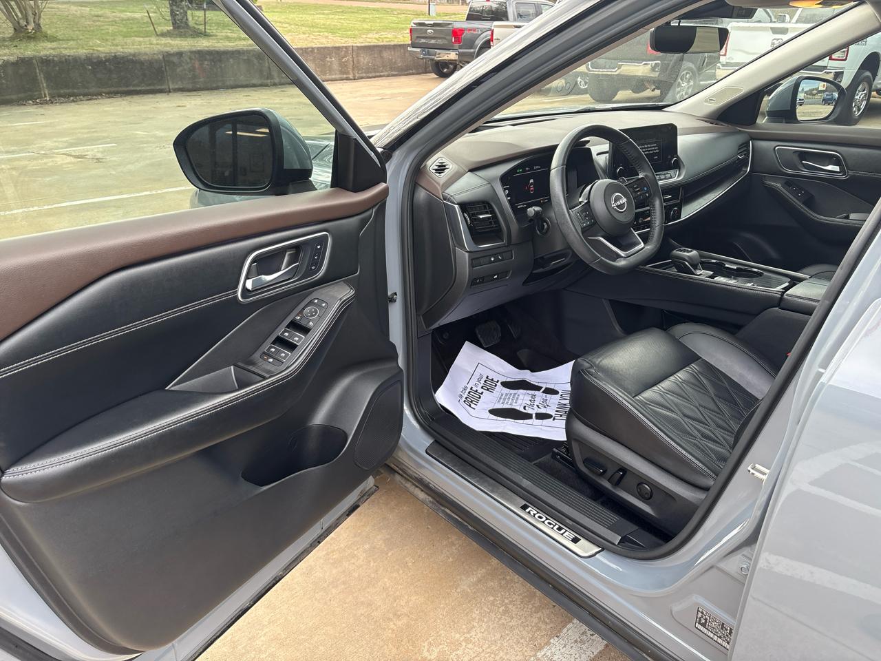 Nissan Rogue Platinum 2023