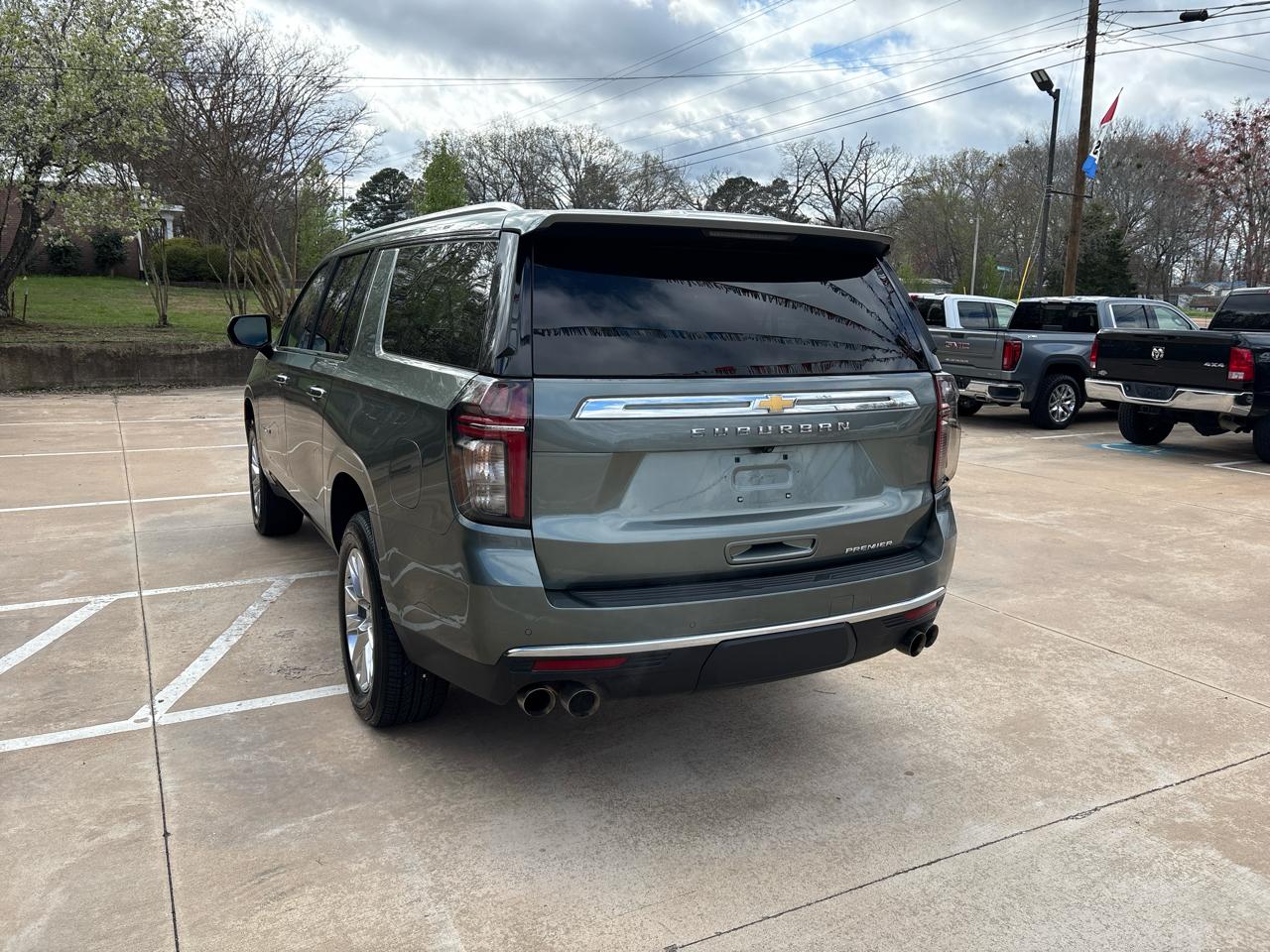 Chevrolet Suburban Premier 2023