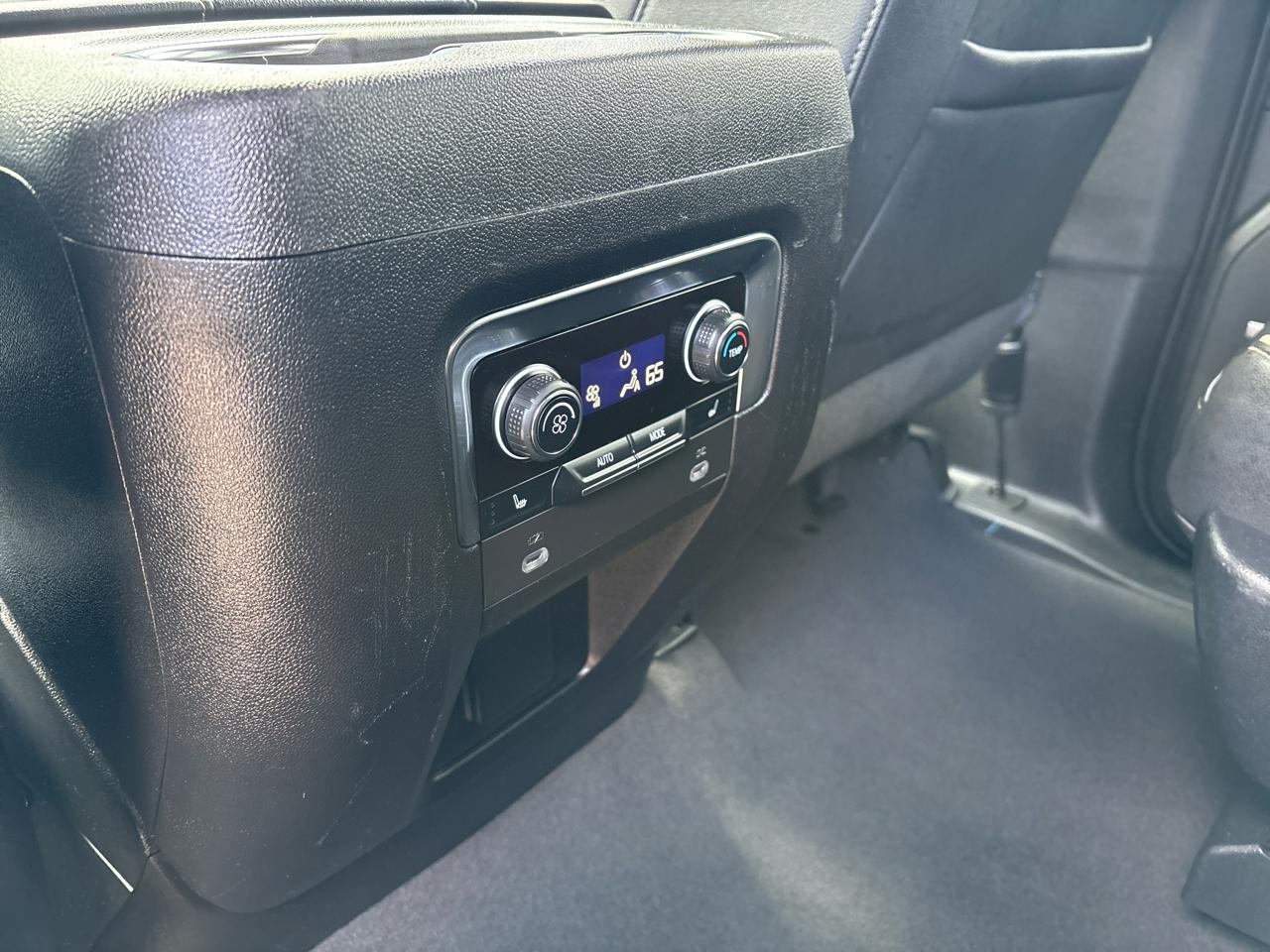 Chevrolet Suburban Premier 2023