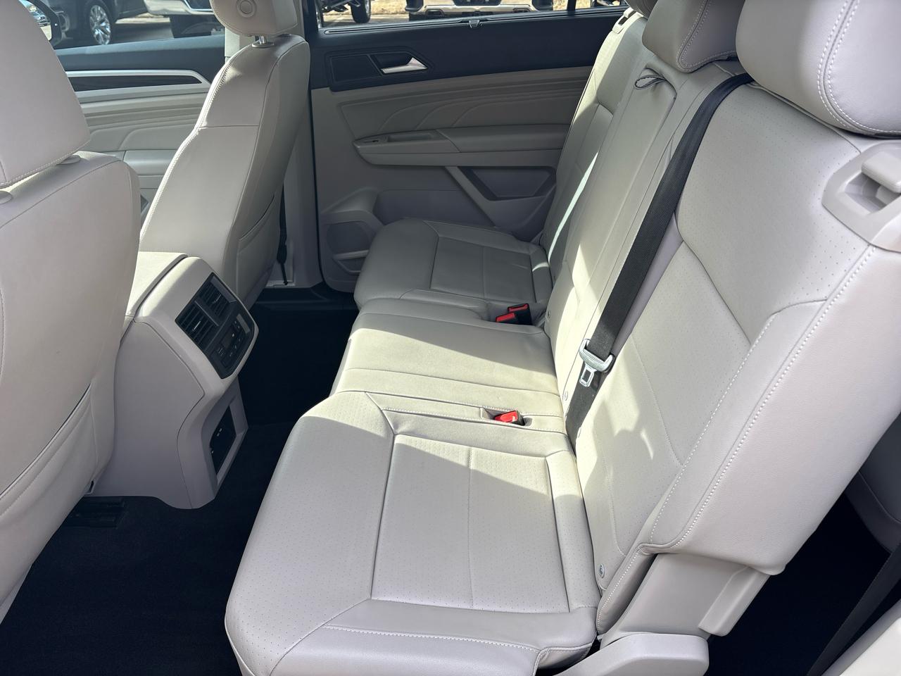 Volkswagen Atlas V6 SE w/Technology 2022