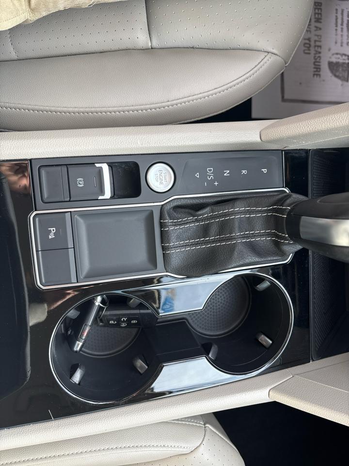 Volkswagen Atlas V6 SE w/Technology 2022