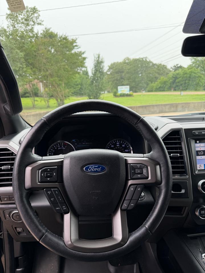 Ford Expedition XLT 4WD 2019