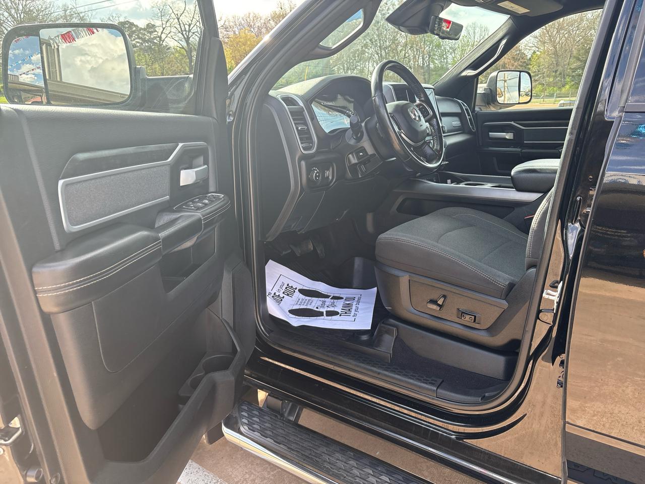 RAM 2500 Big Horn 4x4 Crew Cab 6'4" Box 2021