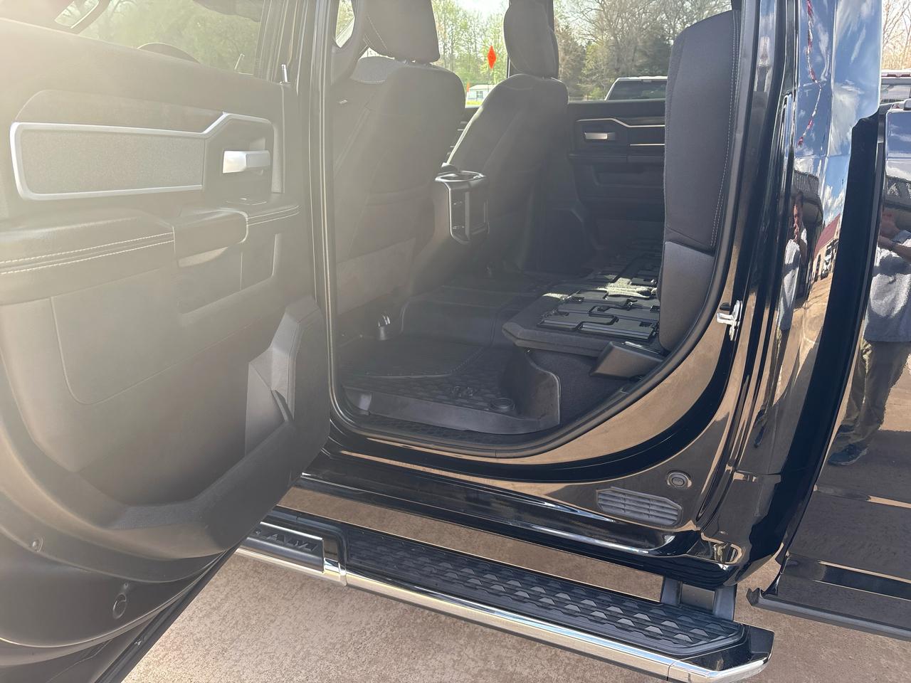 RAM 2500 Big Horn 4x4 Crew Cab 6'4" Box 2021