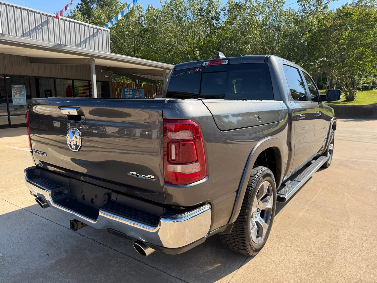 RAM 1500 Laramie Crew Cab SWB 4WD 2020