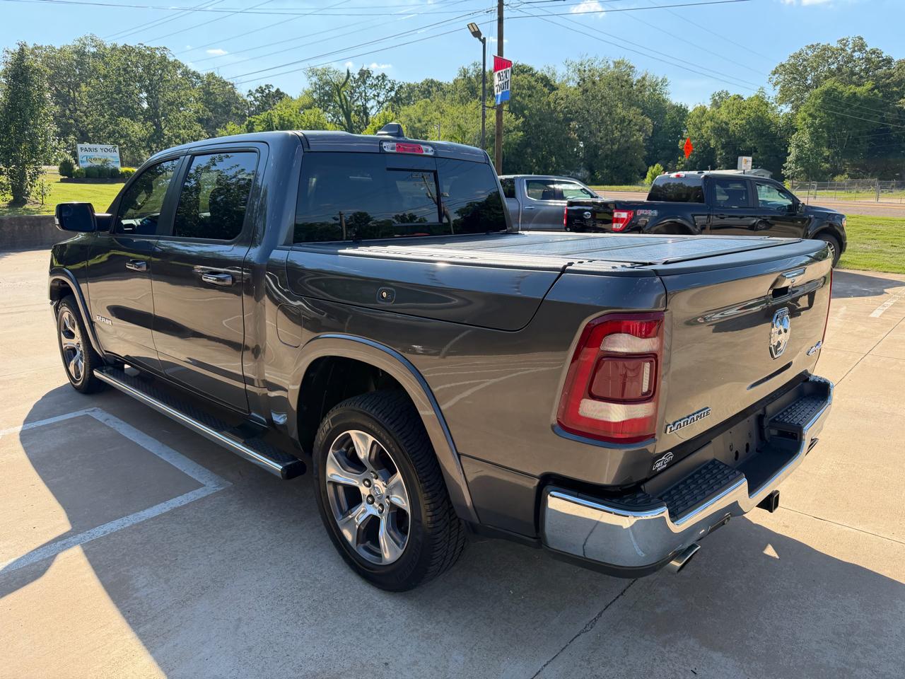 RAM 1500 Laramie Crew Cab SWB 4WD 2020