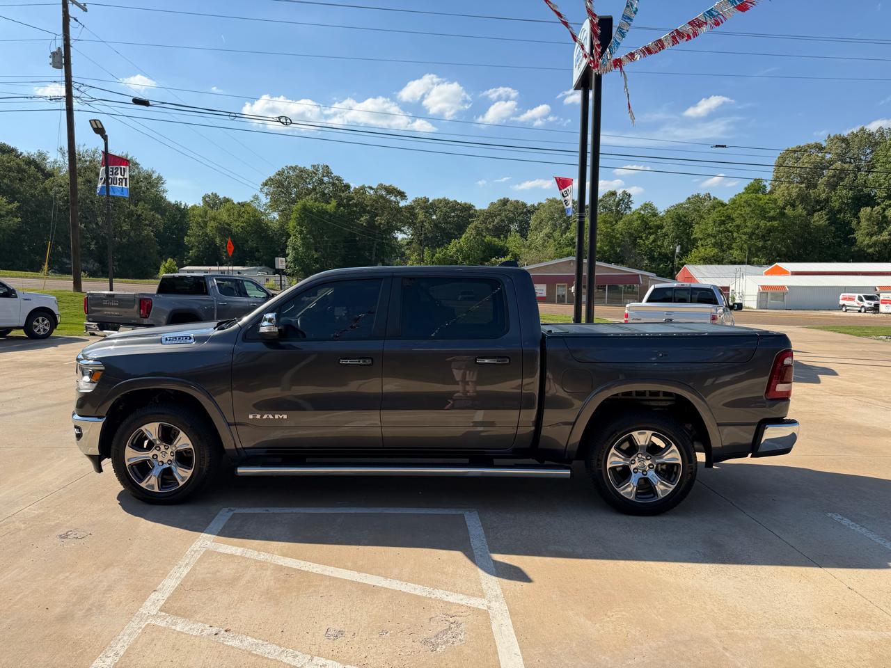 RAM 1500 Laramie Crew Cab SWB 4WD 2020