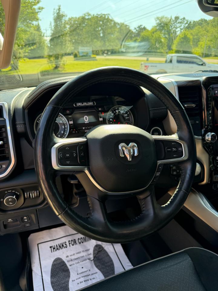 RAM 1500 Laramie Crew Cab SWB 4WD 2020