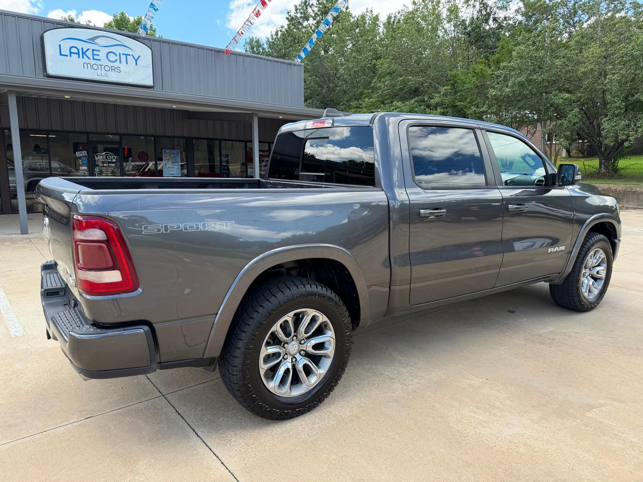 RAM 1500 Laramie Crew Cab SWB 4WD 2020