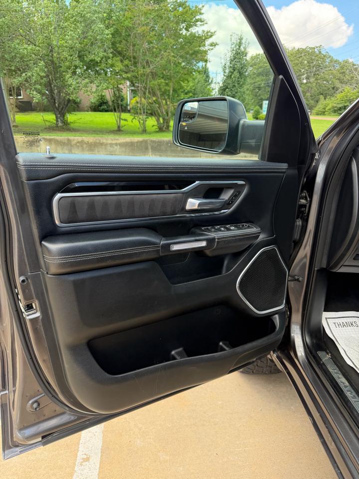 RAM 1500 Laramie Crew Cab SWB 4WD 2020