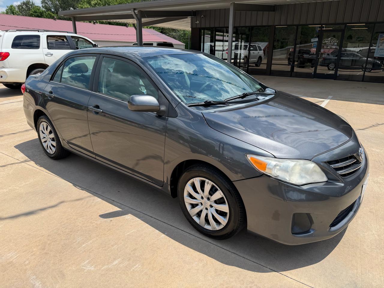Toyota Corolla LE 4D Sedan at 2013
