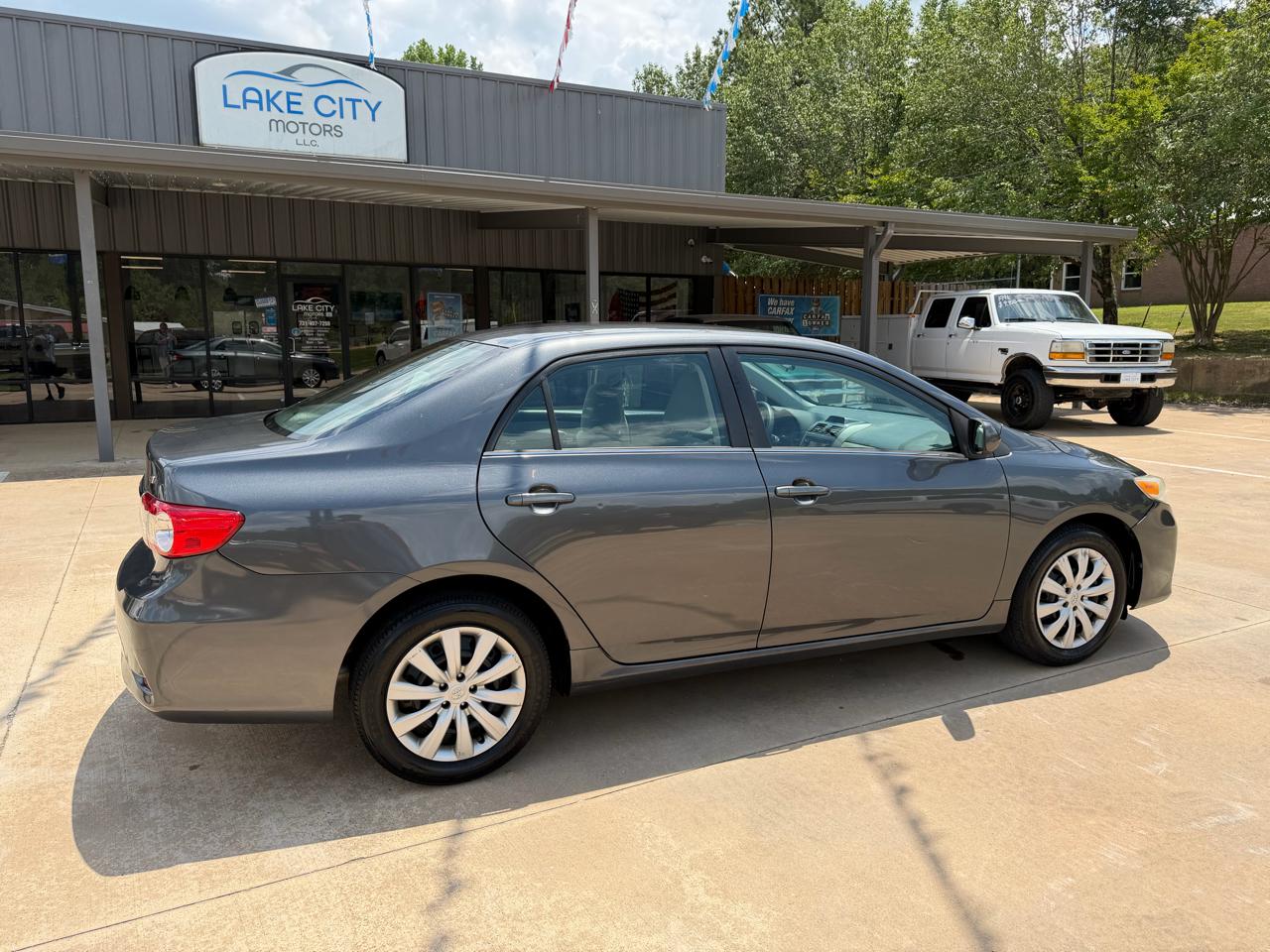 Toyota Corolla LE 4D Sedan at 2013