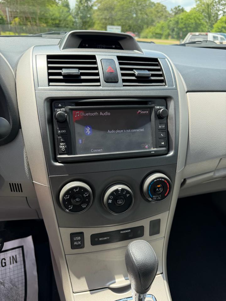Toyota Corolla LE 4D Sedan at 2013