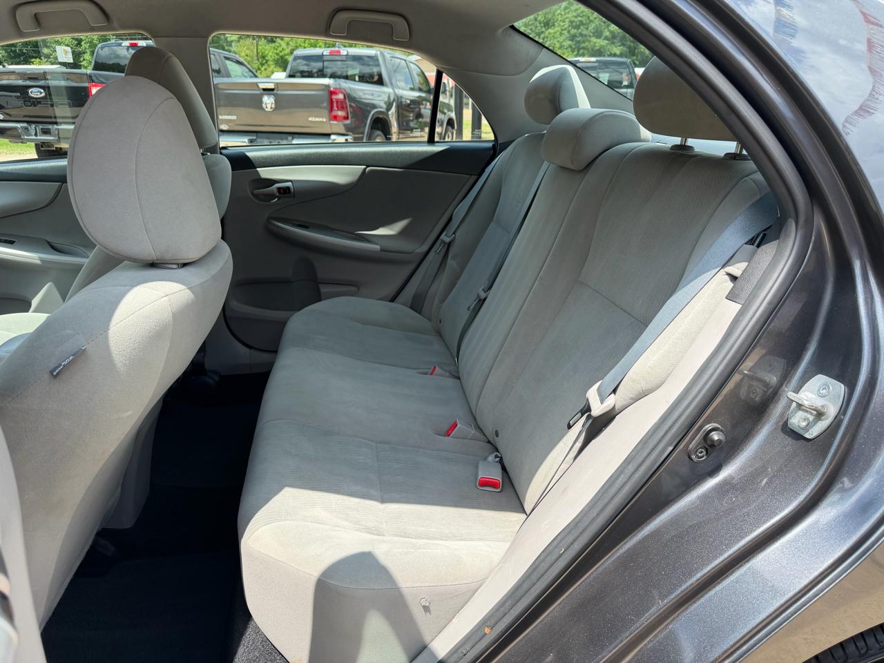 Toyota Corolla LE 4D Sedan at 2013