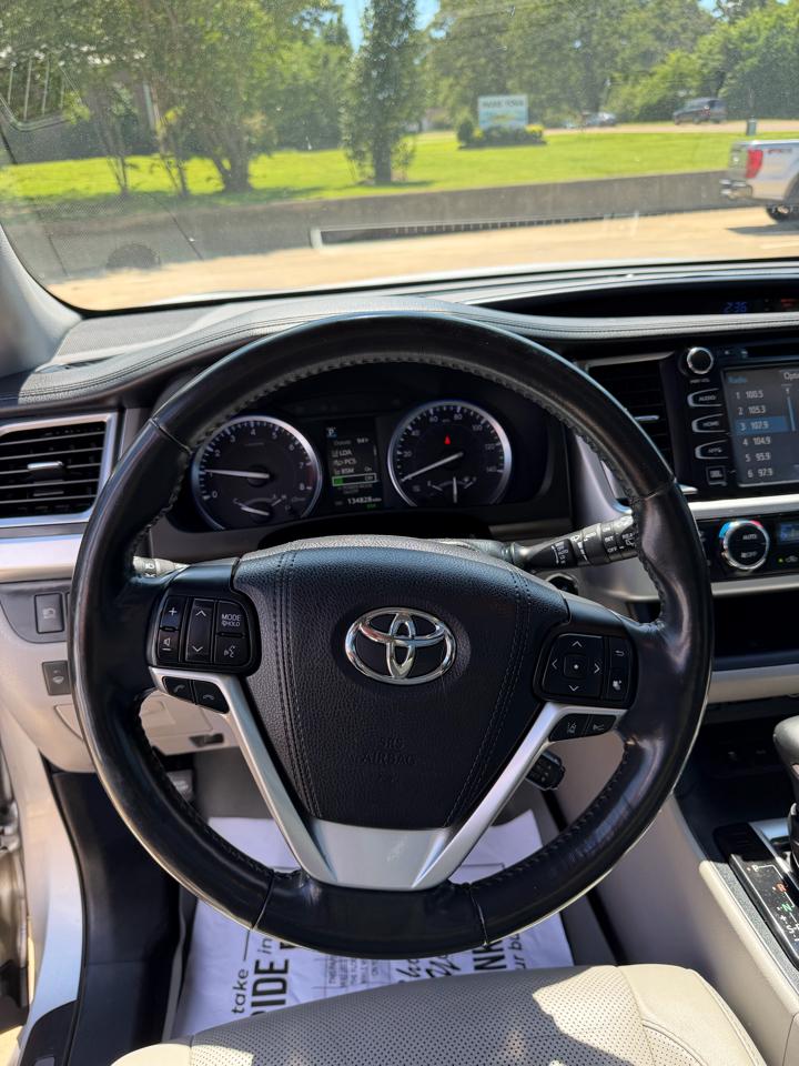 Toyota Highlander Limited Platinum V6 AWD (Natl) 2017
