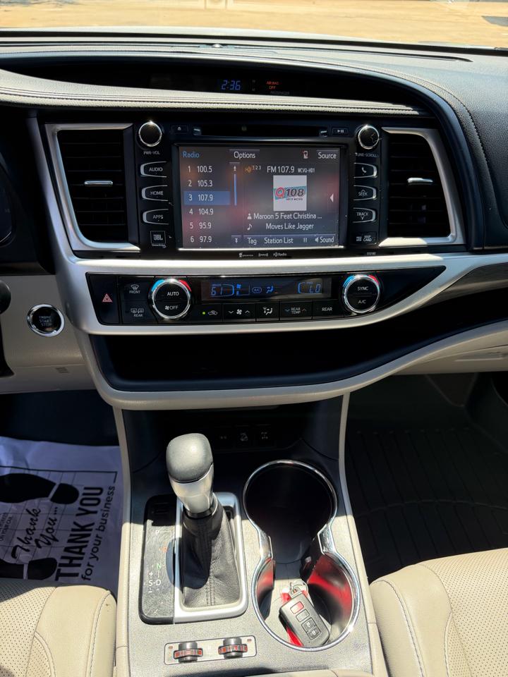 Toyota Highlander Limited Platinum V6 AWD (Natl) 2017