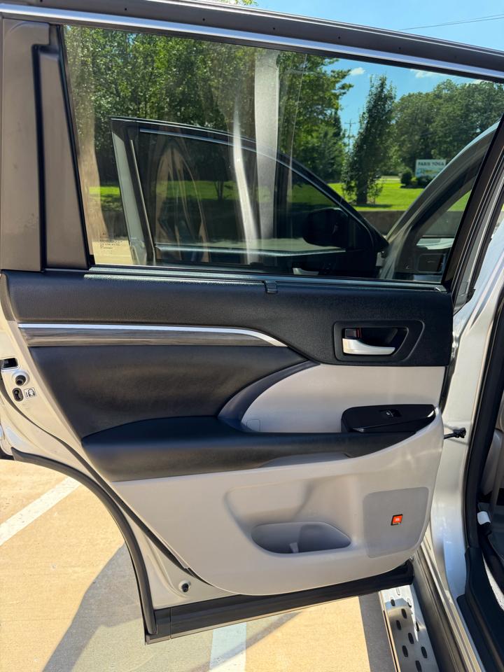 Toyota Highlander Limited Platinum V6 AWD (Natl) 2017