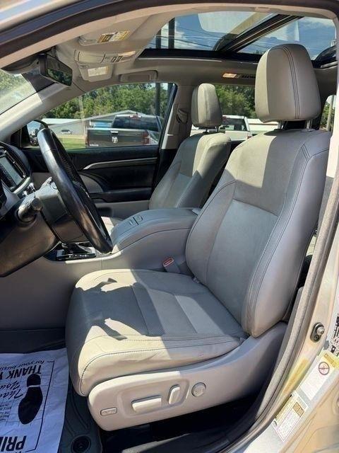 Toyota Highlander Limited Platinum V6 AWD (Natl) 2017