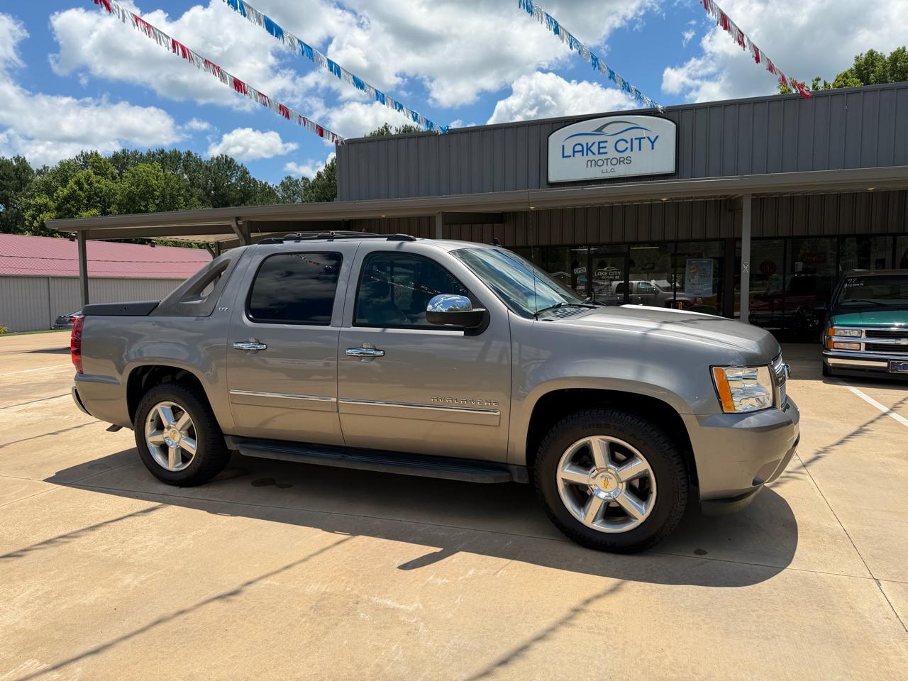 Chevrolet Avalanche LTZ 4WD 2012