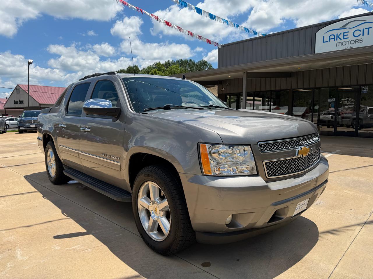 Chevrolet Avalanche LTZ 4WD 2012