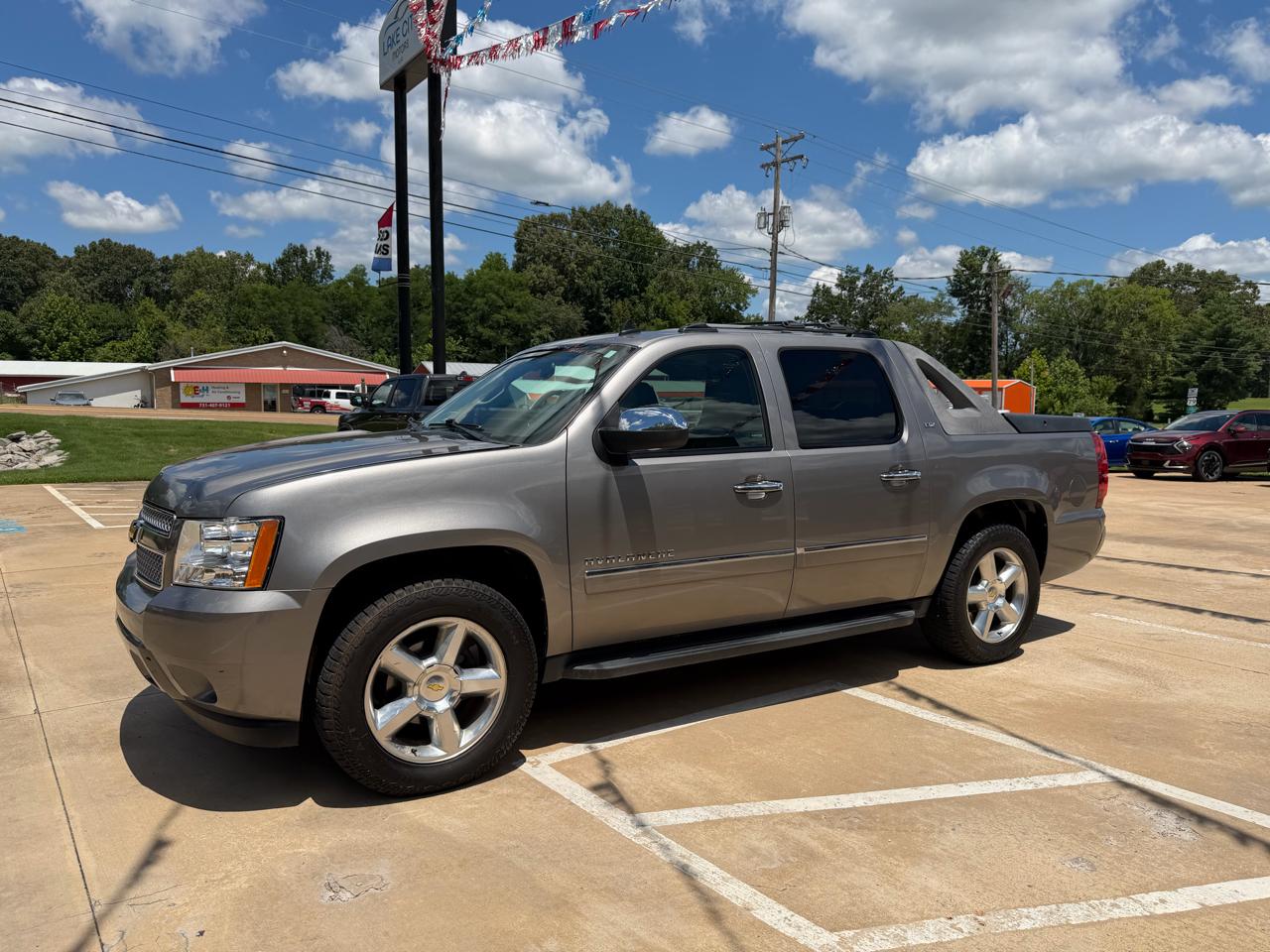 Chevrolet Avalanche LTZ 4WD 2012