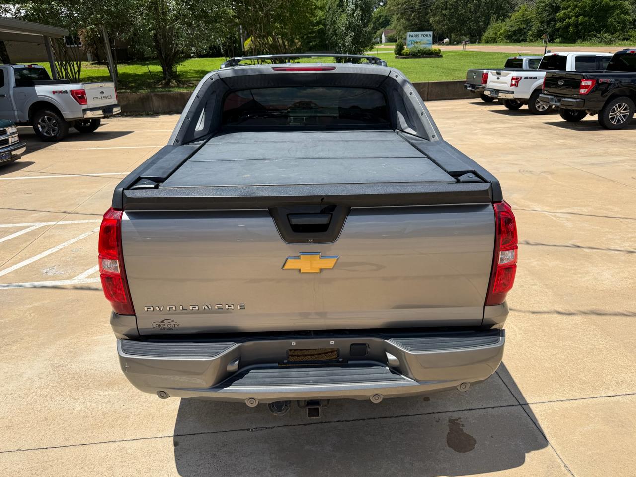 Chevrolet Avalanche LTZ 4WD 2012
