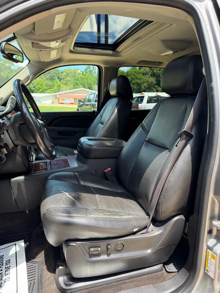 Chevrolet Avalanche LTZ 4WD 2012