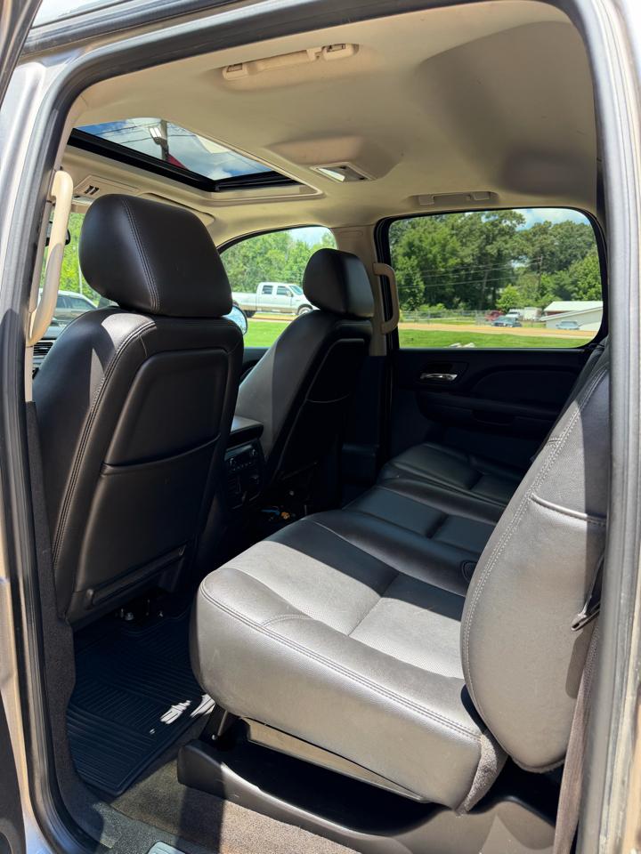 Chevrolet Avalanche LTZ 4WD 2012
