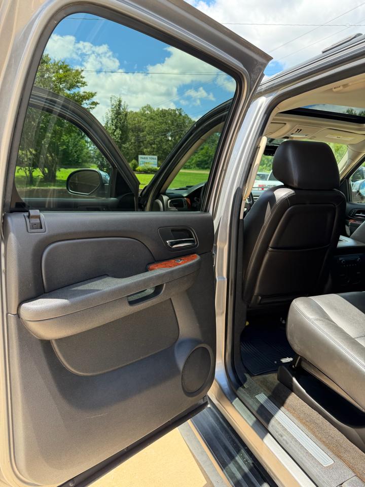 Chevrolet Avalanche LTZ 4WD 2012