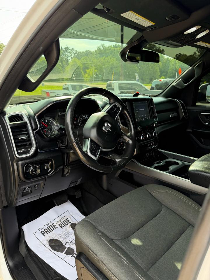 RAM 1500 Big Horn Crew Cab SWB 4WD 2020