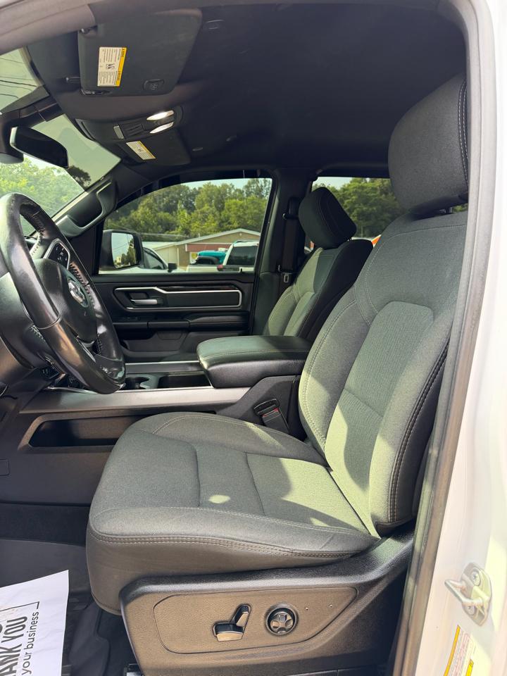 RAM 1500 Big Horn Crew Cab SWB 4WD 2020