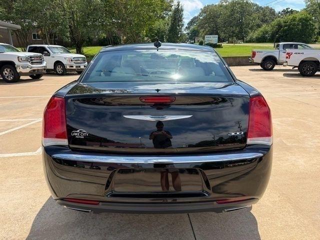 Chrysler 300 Limited RWD 2018