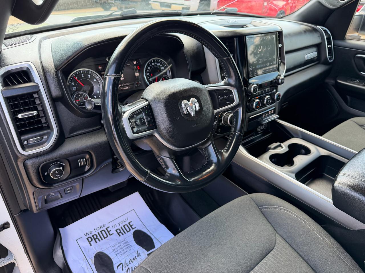 RAM 1500 Big Horn Crew Cab SWB 4WD 2022