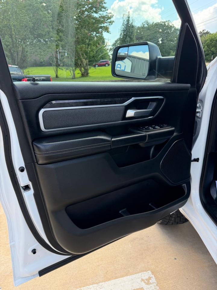RAM 1500 Big Horn Crew Cab SWB 4WD 2022
