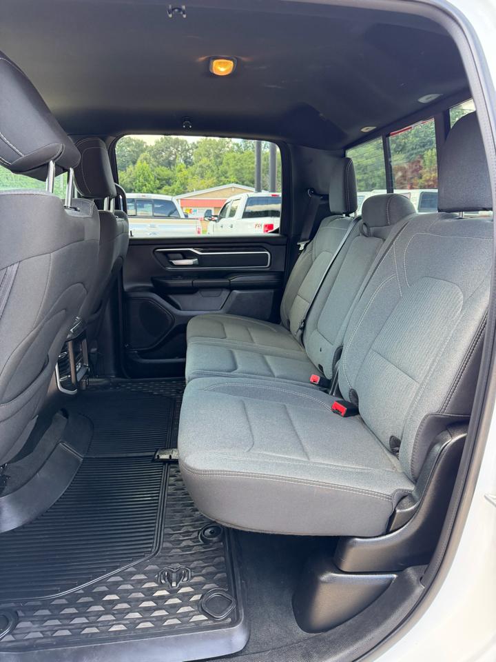 RAM 1500 Big Horn Crew Cab SWB 4WD 2022