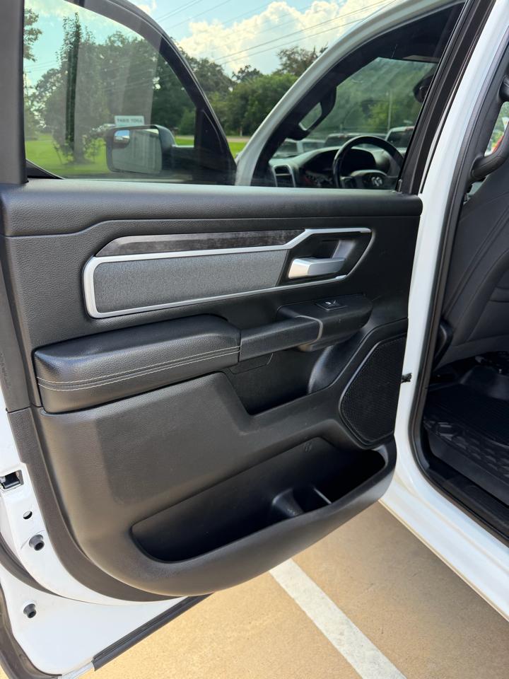 RAM 1500 Big Horn Crew Cab SWB 4WD 2022