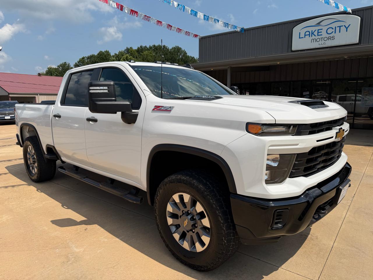 Chevrolet Silverado 2500HD Custom Crew Cab Short Box 4WD 2024