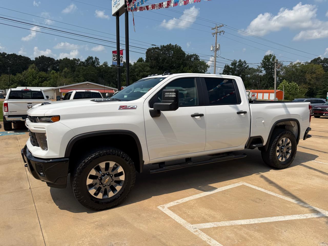 Chevrolet Silverado 2500HD Custom Crew Cab Short Box 4WD 2024