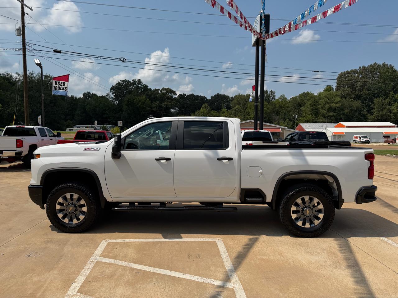 Chevrolet Silverado 2500HD Custom Crew Cab Short Box 4WD 2024