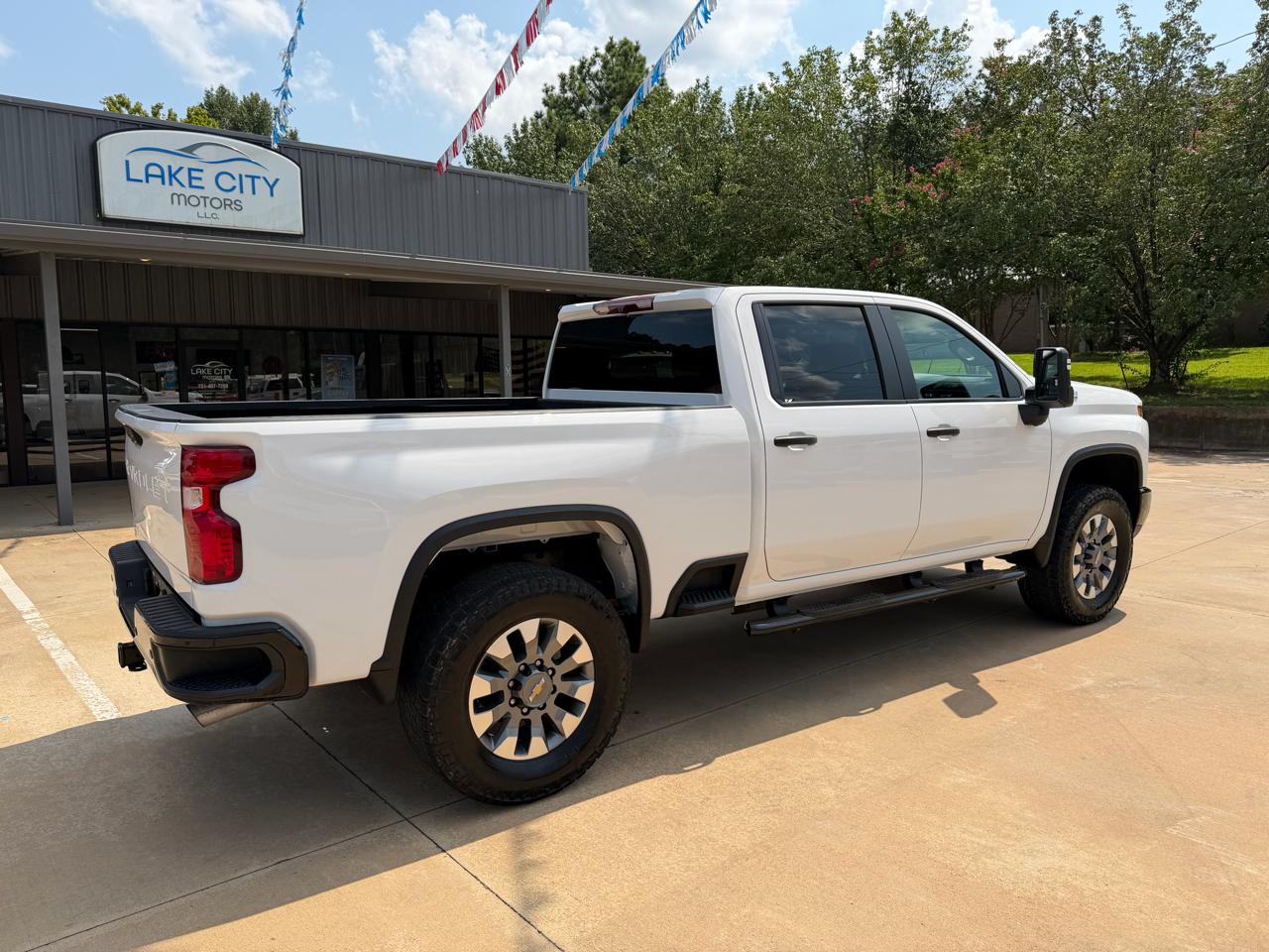 Chevrolet Silverado 2500HD Custom Crew Cab Short Box 4WD 2024